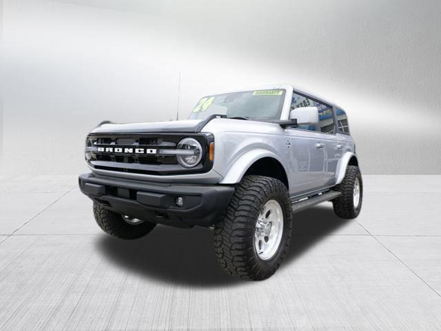 Photo of 2024 Iconic Silver Metallic Ford Bronco