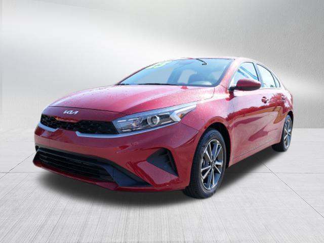 Photo of 2023 Currant Red Kia Forte
