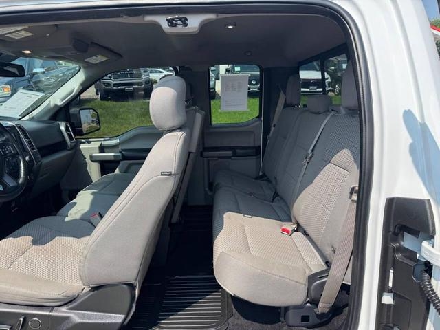 Photo of 2017 Oxford White Ford F-150