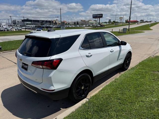 Photo of 2022 Summit White Chevrolet Equinox
