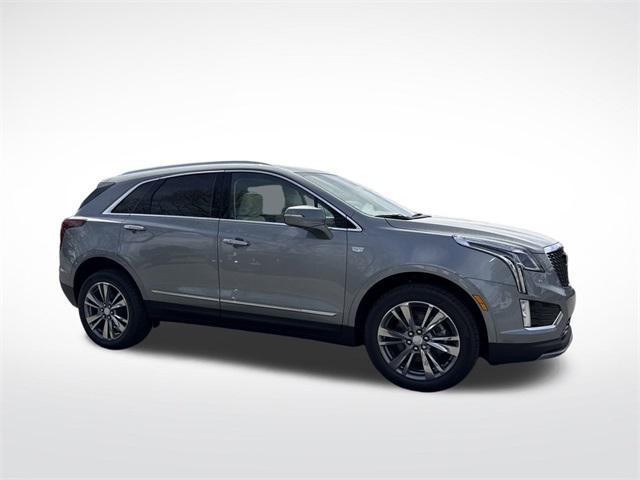Photo of 2025 Argent Silver Metallic Cadillac XT5