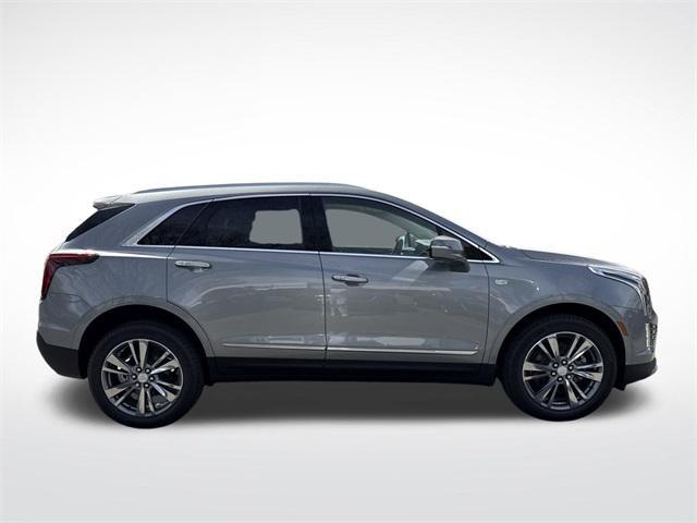 Photo of 2025 Argent Silver Metallic Cadillac XT5