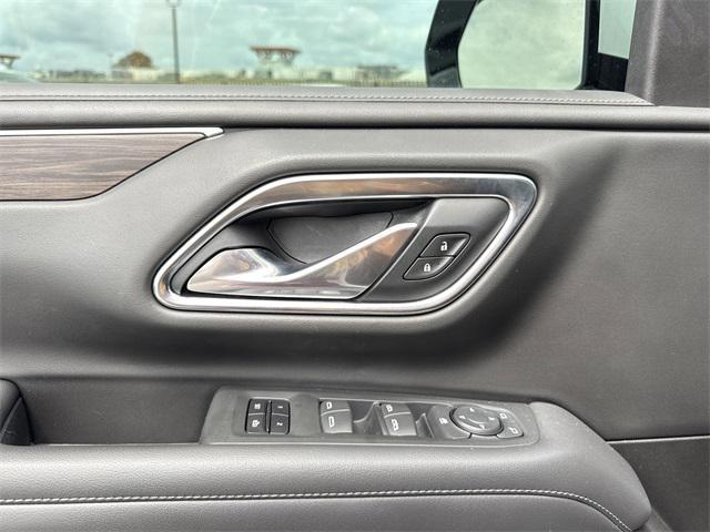 Photo of 2021 Summit White Chevrolet Tahoe