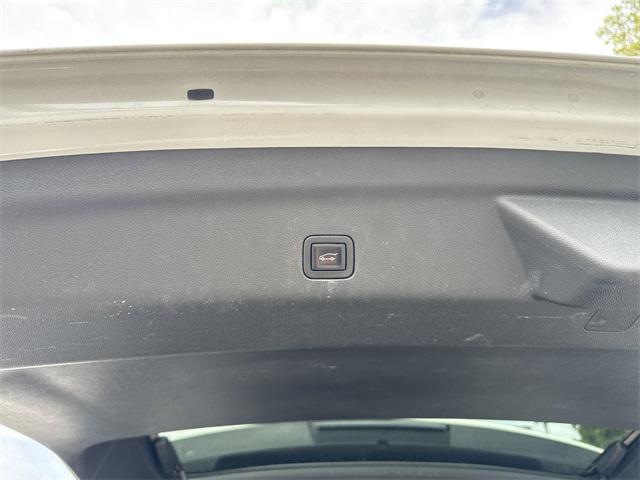 Photo of 2021 Summit White Chevrolet Tahoe
