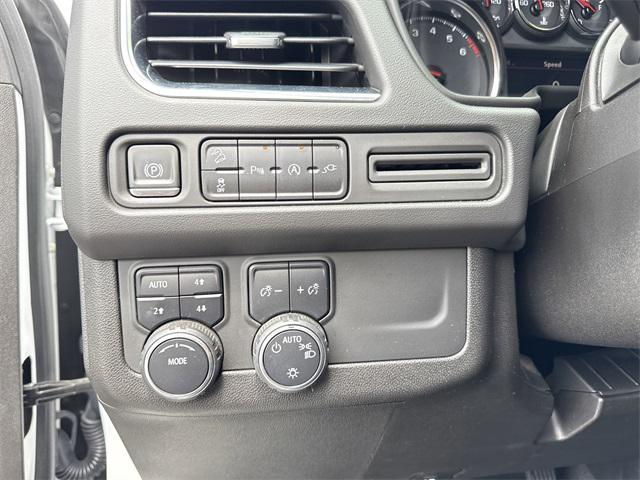 Photo of 2021 Summit White Chevrolet Tahoe