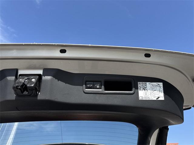 Photo of 2021 Titanium Toyota Venza