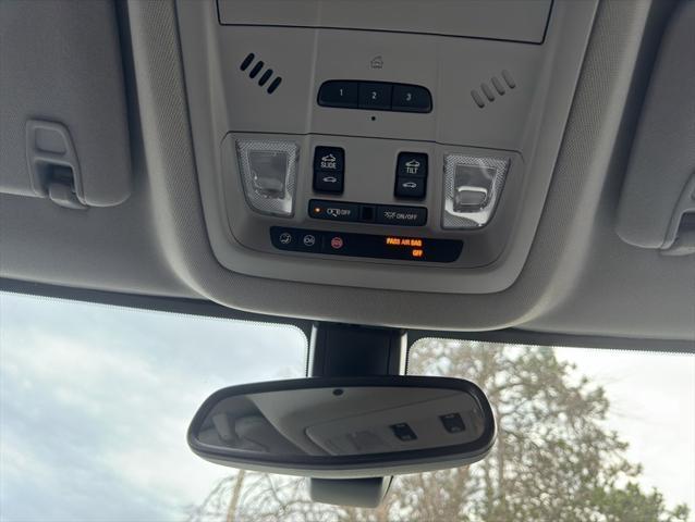Photo of 2017 Quicksilver Metallic GMC Acadia