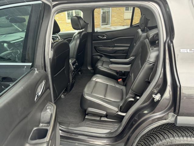 Photo of 2017 Quicksilver Metallic GMC Acadia