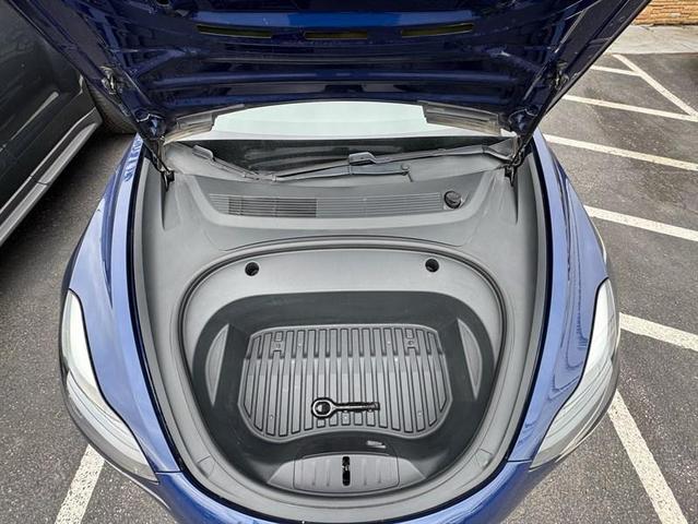Photo of 2021 Deep Blue Metallic Tesla Model 3