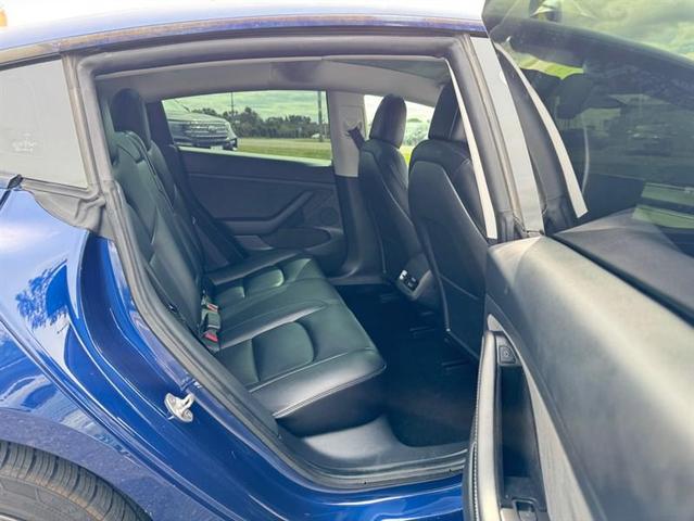 Photo of 2021 Deep Blue Metallic Tesla Model 3