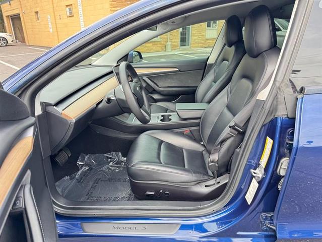 Photo of 2021 Deep Blue Metallic Tesla Model 3