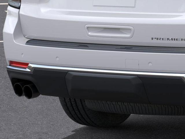 Photo of 2025 Iridescent Pearl Tricoat Chevrolet Suburban