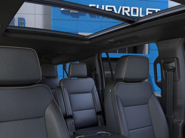 Photo of 2025 Iridescent Pearl Tricoat Chevrolet Suburban