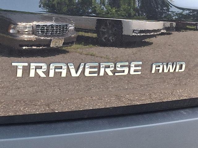 Photo of 2023 Mosaic Black Metallic Chevrolet Traverse