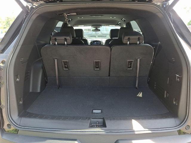 Photo of 2023 Mosaic Black Metallic Chevrolet Traverse