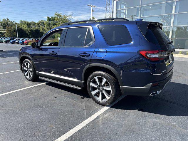 Photo of 2023 Obsidian Blue Pearl Honda Pilot