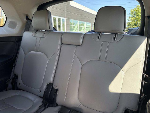 Photo of 2023 Obsidian Blue Pearl Honda Pilot