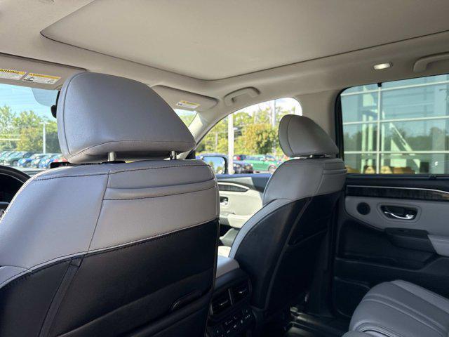 Photo of 2023 Obsidian Blue Pearl Honda Pilot