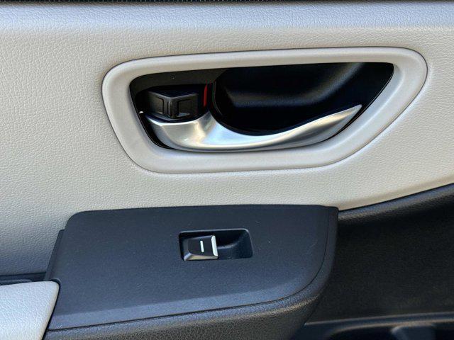 Photo of 2023 Obsidian Blue Pearl Honda Pilot