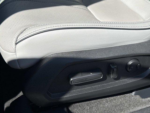 Photo of 2023 Obsidian Blue Pearl Honda Pilot
