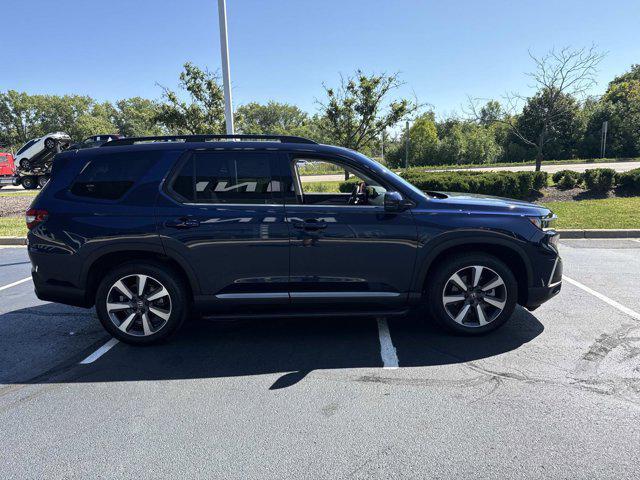 Photo of 2023 Obsidian Blue Pearl Honda Pilot