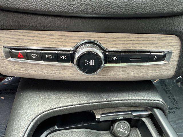 Photo of 2022 Savile Grey Metallic Volvo XC90