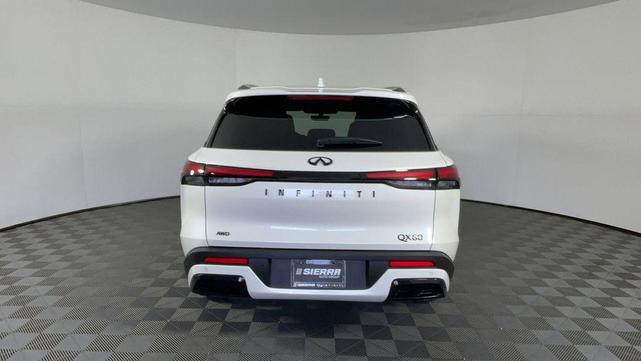 Photo of 2025 Majestic White INFINITI QX60