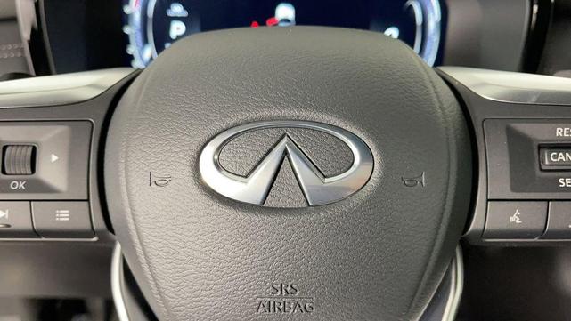 Photo of 2025 Majestic White INFINITI QX60