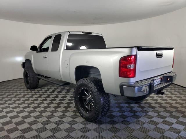 Photo of 2010 Sheer Silver Metallic Chevrolet Silverado 1500