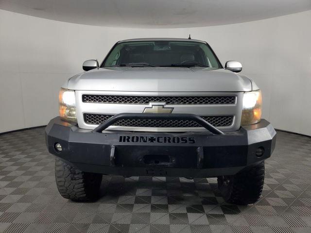 Photo of 2010 Sheer Silver Metallic Chevrolet Silverado 1500