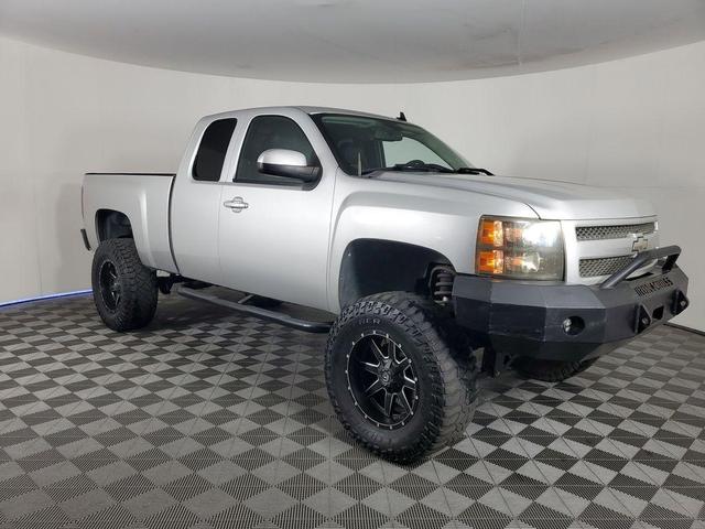 Photo of 2010 Sheer Silver Metallic Chevrolet Silverado 1500