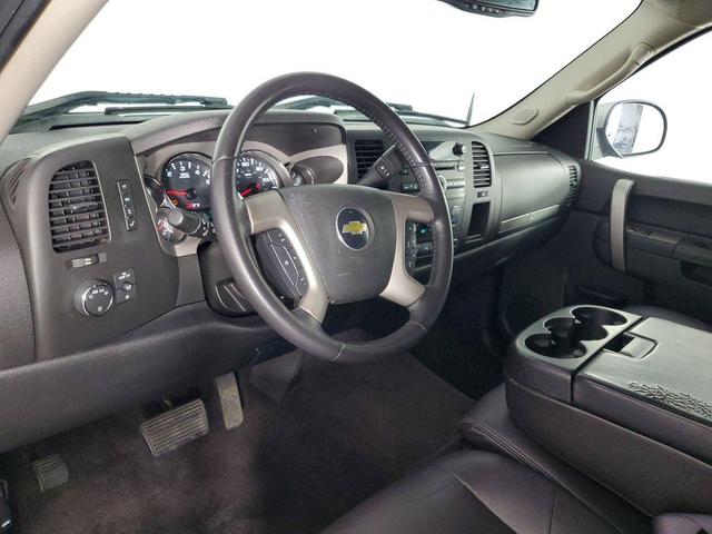 Photo of 2010 Sheer Silver Metallic Chevrolet Silverado 1500
