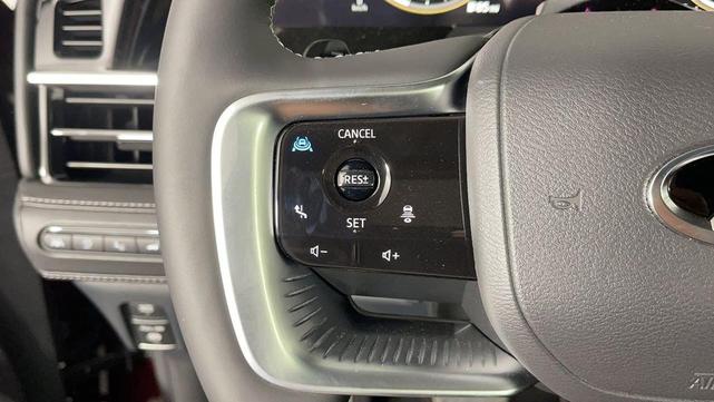 Photo of 2025 Coulis Red INFINITI QX80