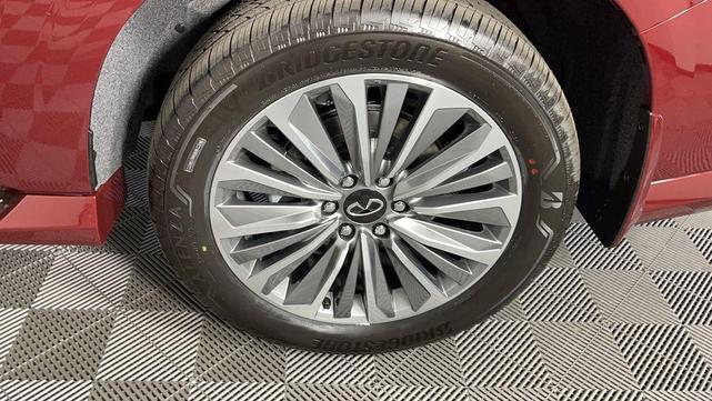 Photo of 2025 Coulis Red INFINITI QX80