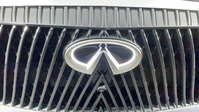 Photo of 2025 Coulis Red INFINITI QX80