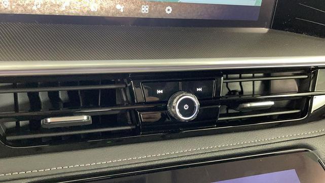 Photo of 2025 Coulis Red INFINITI QX80