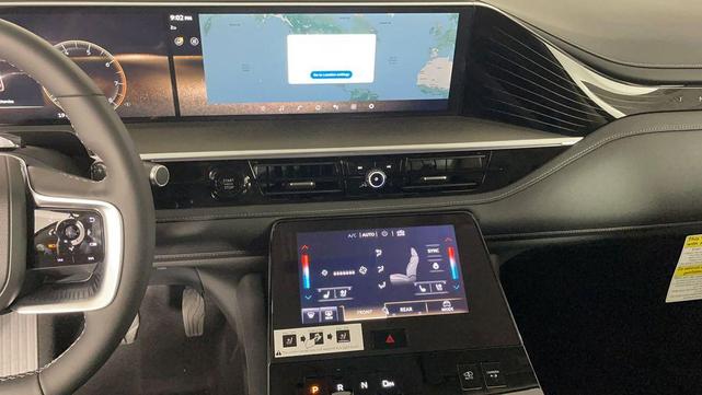 Photo of 2025 Coulis Red INFINITI QX80