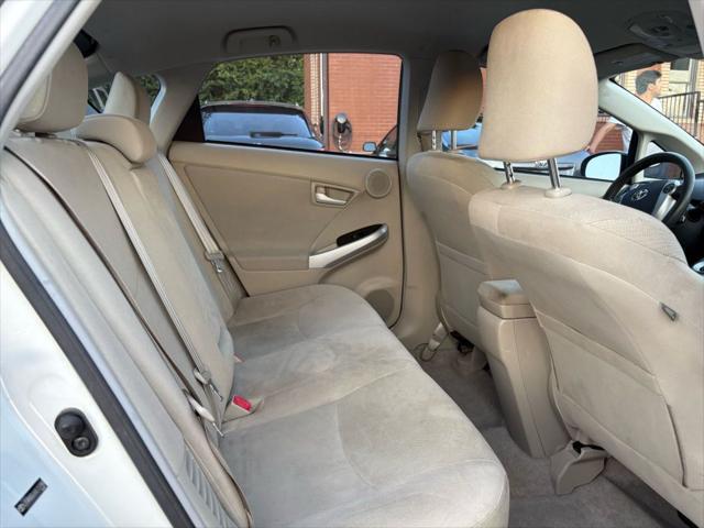Photo of 2010 White Toyota Prius