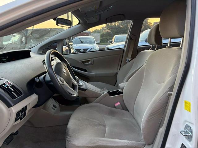 Photo of 2010 White Toyota Prius