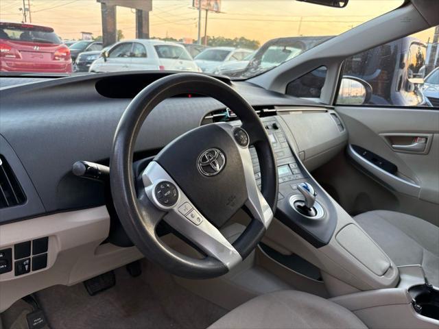 Photo of 2010 White Toyota Prius