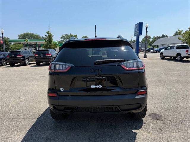 Photo of 2022 Diamond Black Crystal Pearlcoat Jeep Cherokee