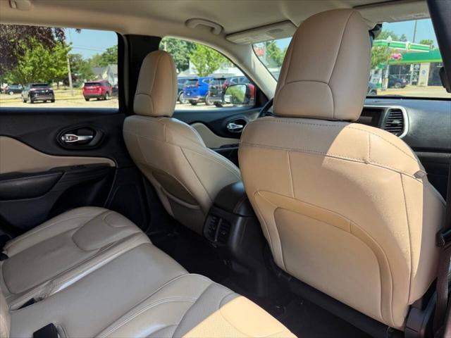 Photo of 2017 Deep Cherry Red Crystal Pearlcoat Jeep Cherokee
