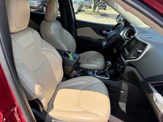 Photo of 2017 Deep Cherry Red Crystal Pearlcoat Jeep Cherokee