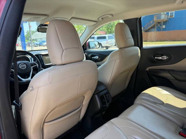 Photo of 2017 Deep Cherry Red Crystal Pearlcoat Jeep Cherokee