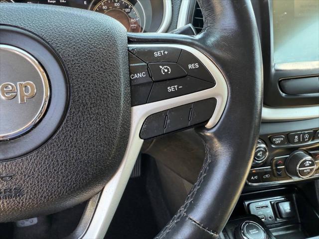 Photo of 2017 Deep Cherry Red Crystal Pearlcoat Jeep Cherokee