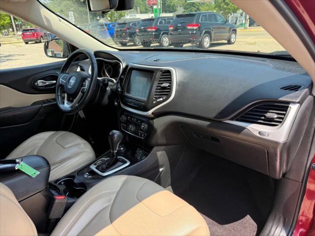 Photo of 2017 Deep Cherry Red Crystal Pearlcoat Jeep Cherokee