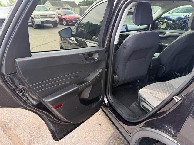 Photo of 2022 Agate Black Ford Escape