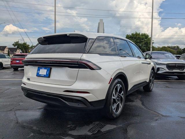 Photo of 2025 White Platinum Clearcoat Metallic Lincoln Nautilus