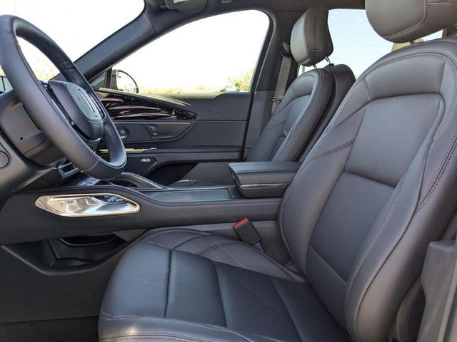 Photo of 2025 Gray Metallic Lincoln Nautilus