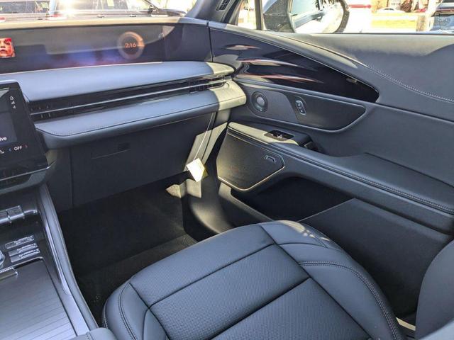 Photo of 2025 Gray Metallic Lincoln Nautilus